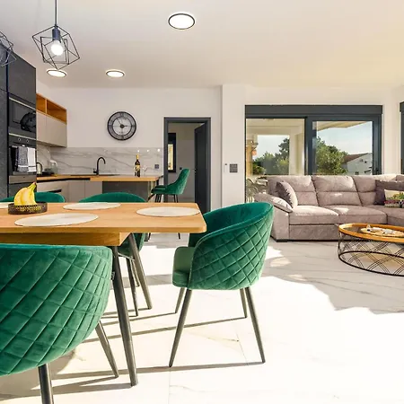 بيت للعطل Beautiful In فير