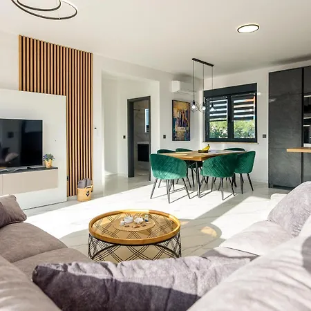 Beautiful In بيت للعطل